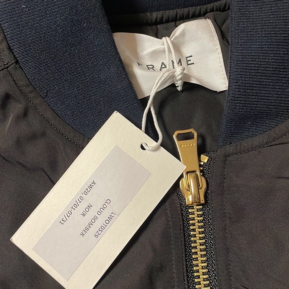 FRAME Unisex Nylon Cropped Bomber Jacket Sample size Small NWT - Picture 4 of 4
